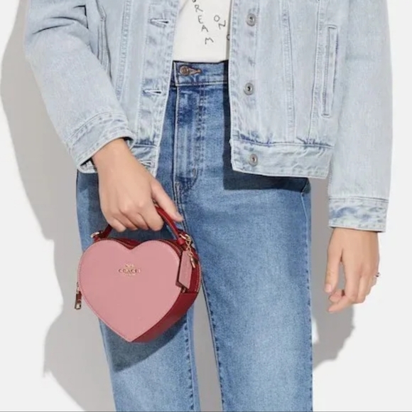 COACH HEART CROSSBODY PURSE IN COLORBLOCK PINK❗️BEST SELLER❗️ - Picture 6 of 8